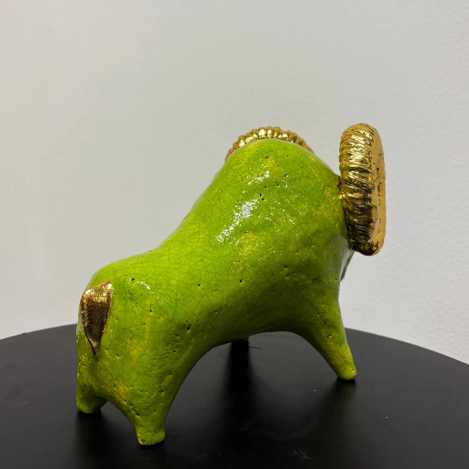 Image of lamb by Кухарський Богдан, size: 16 х 23 х 11 см, made of кераміка, полива, золочення, Sculpture medium, priced at $100 Photo 2 of 2.